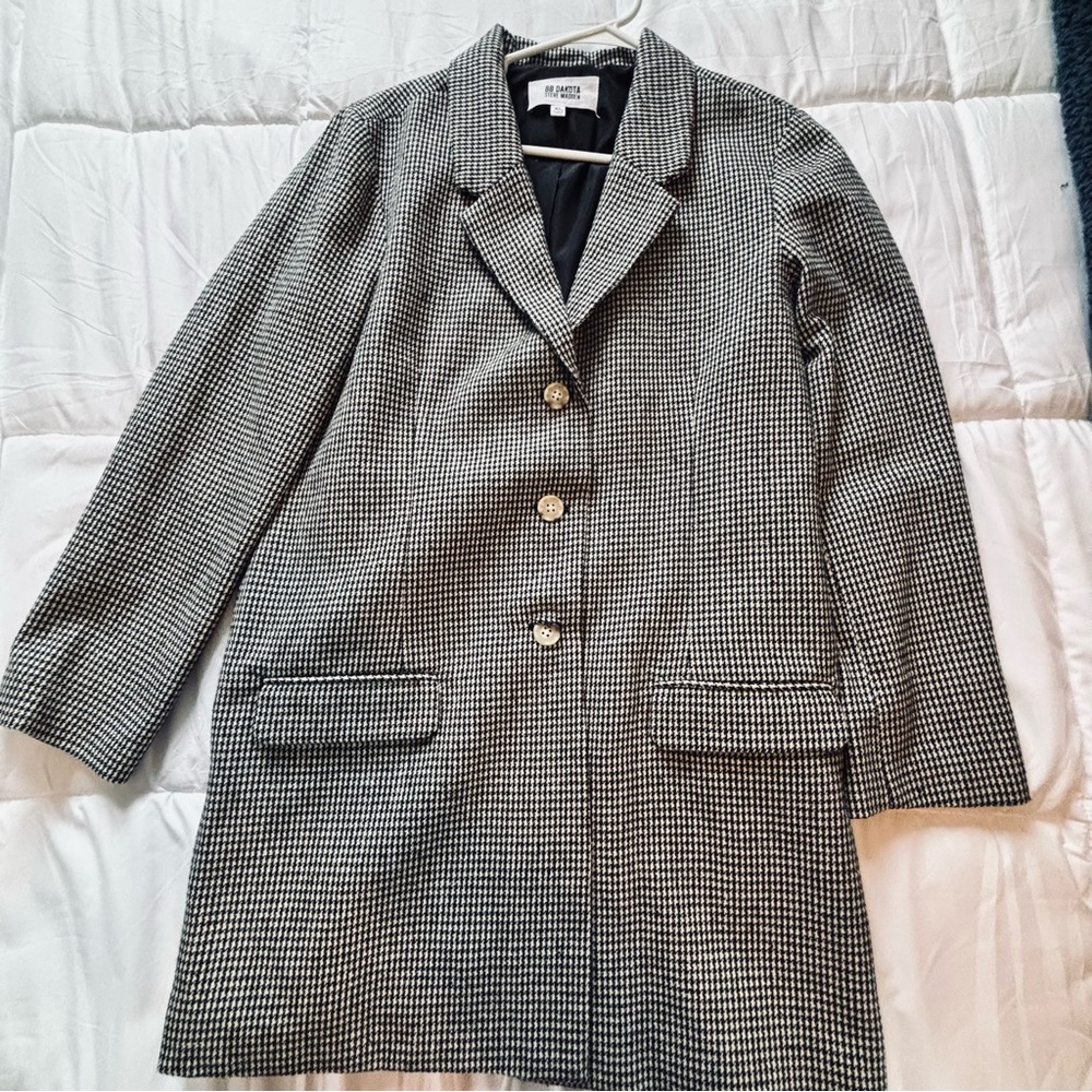 BB Dakota Black and White Houndstooth Blazer